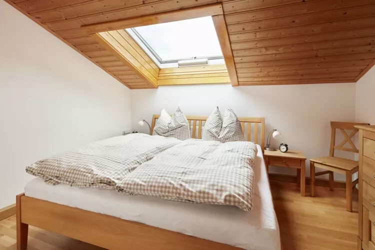316156-Bedroom