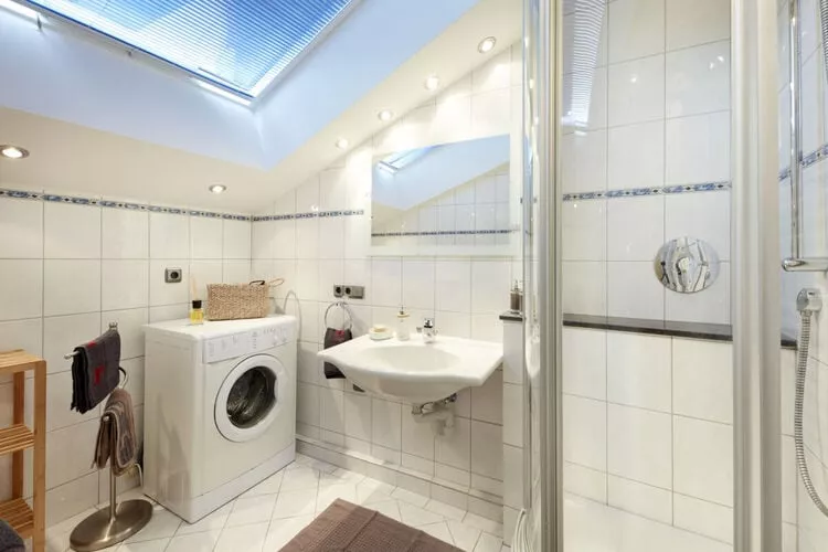 316156-Bathroom