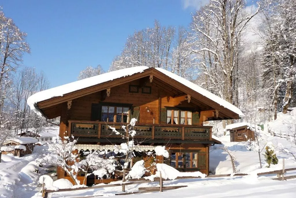 318141-Exterior winter