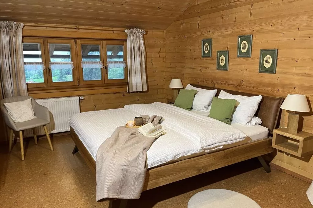 318141-Bedroom