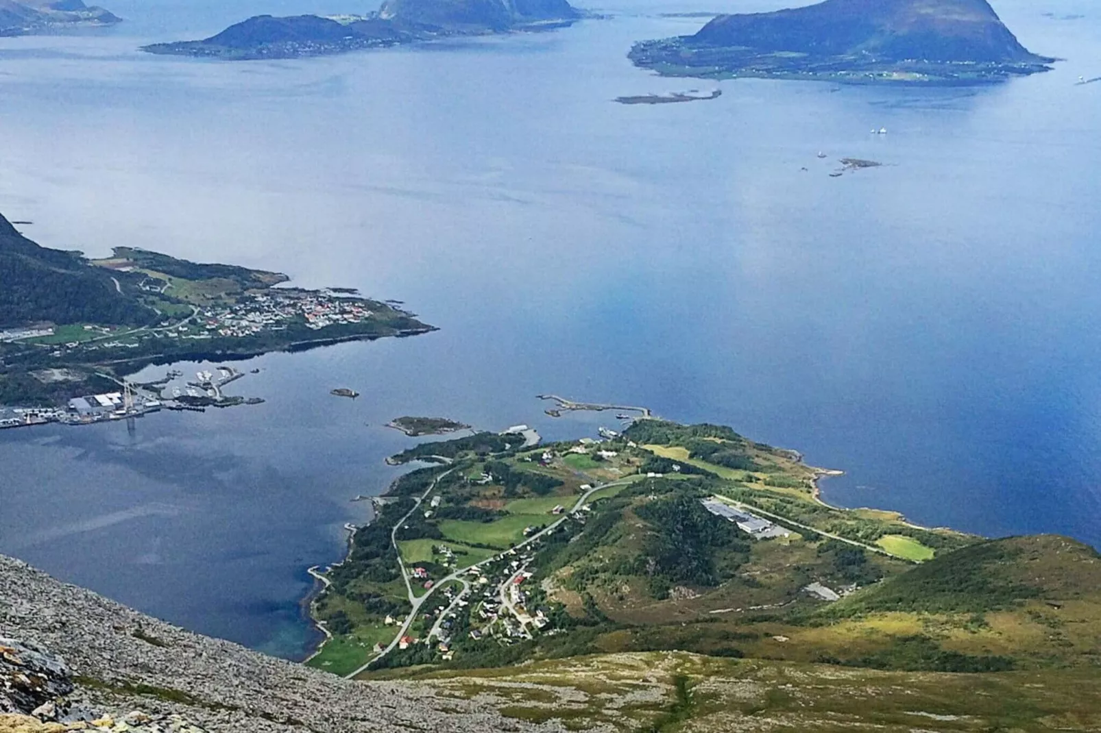 10 Personen Ferienhaus in Brattvåg-Nicht getaggt