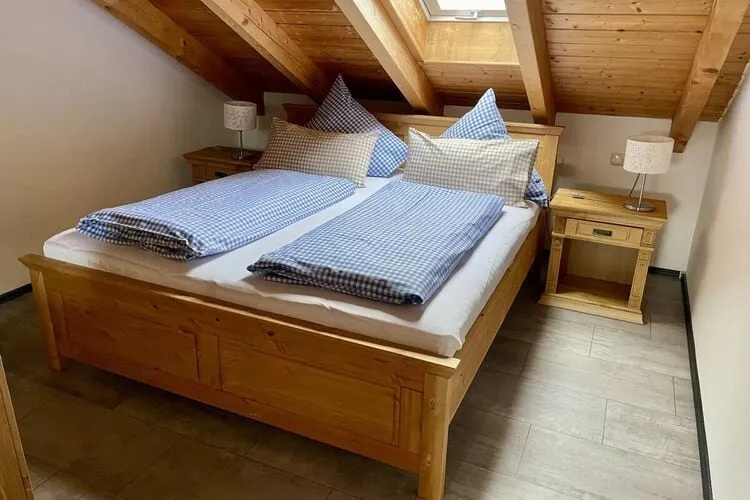 382226-Bedroom