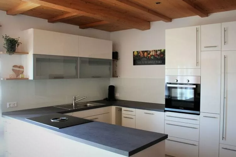 341619-Kitchen