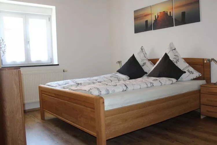 341619-Bedroom