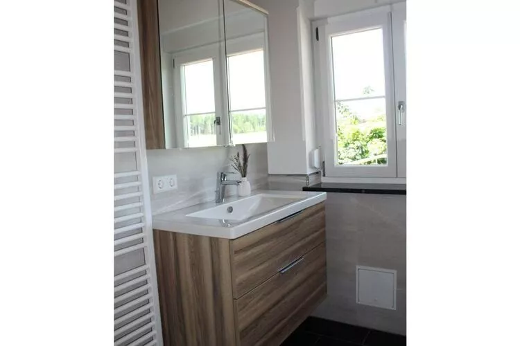 341619-Bathroom