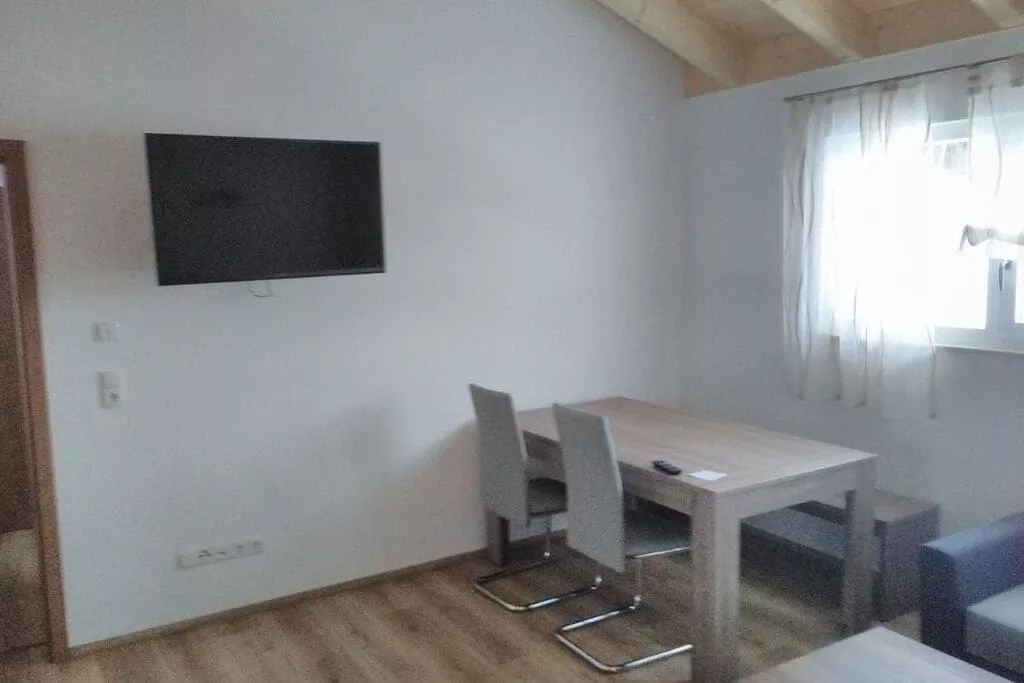 220550-Dining room