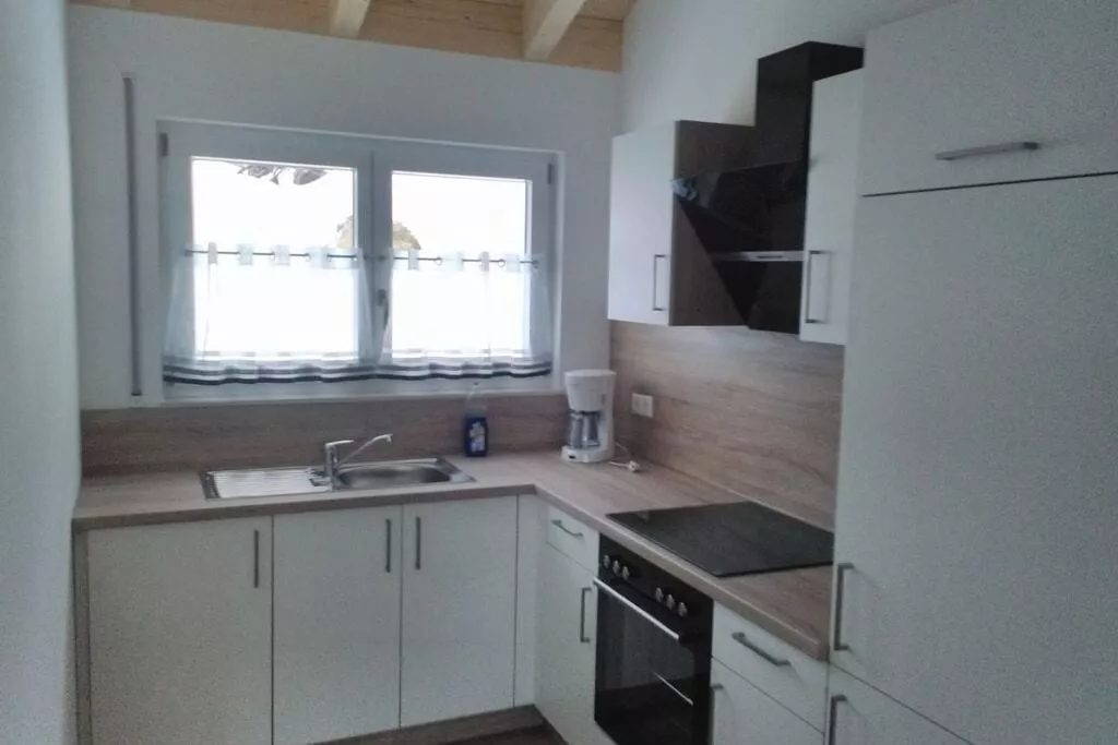 220550-Kitchen