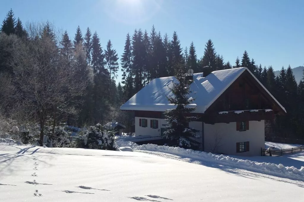 394156-Exterior winter