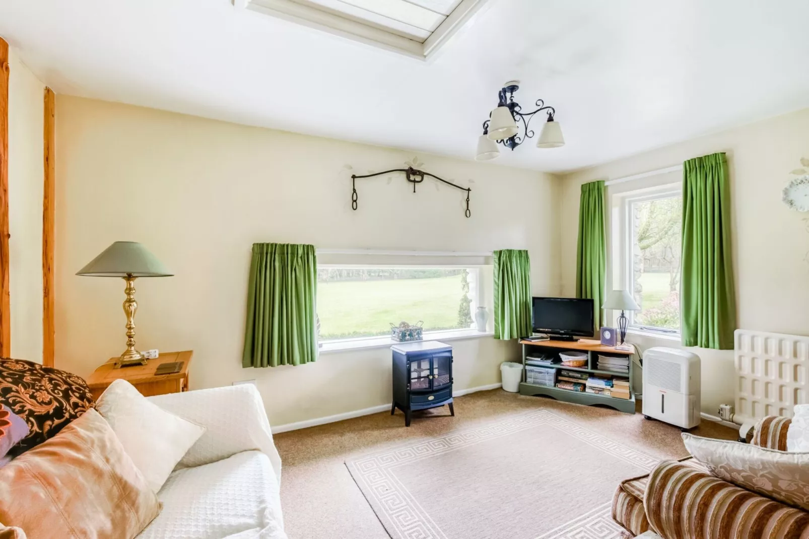 Brodawel - Field Cottage-Living room