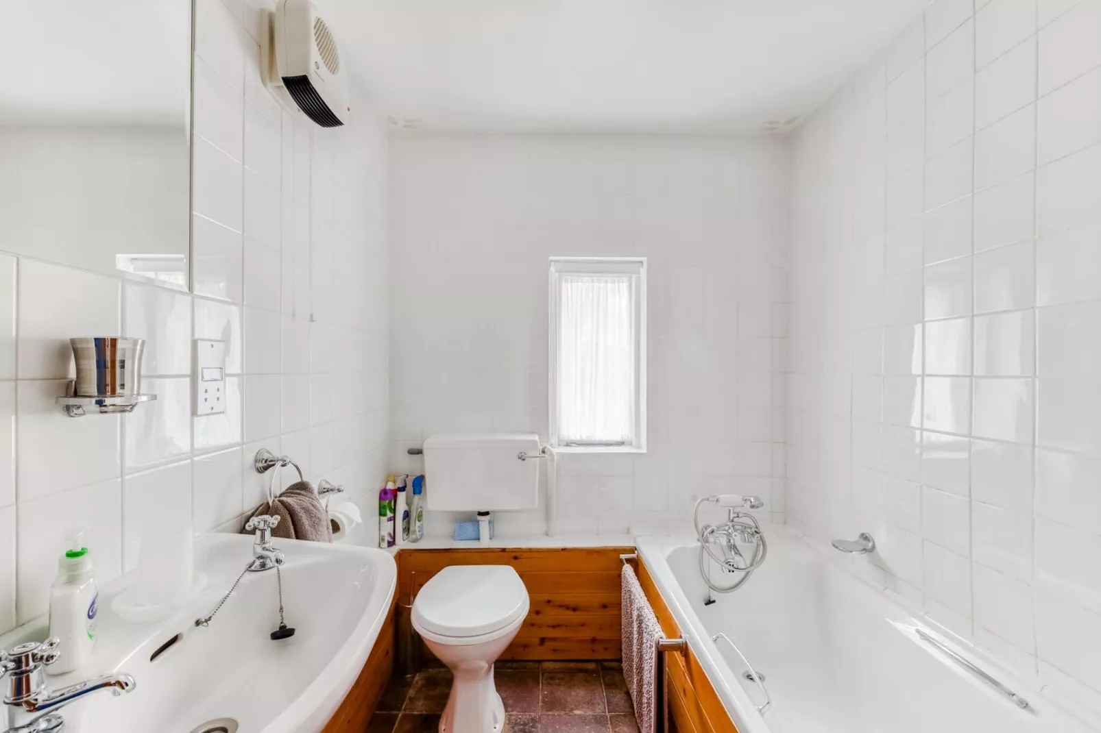 Brodawel - Field Cottage-Bathroom