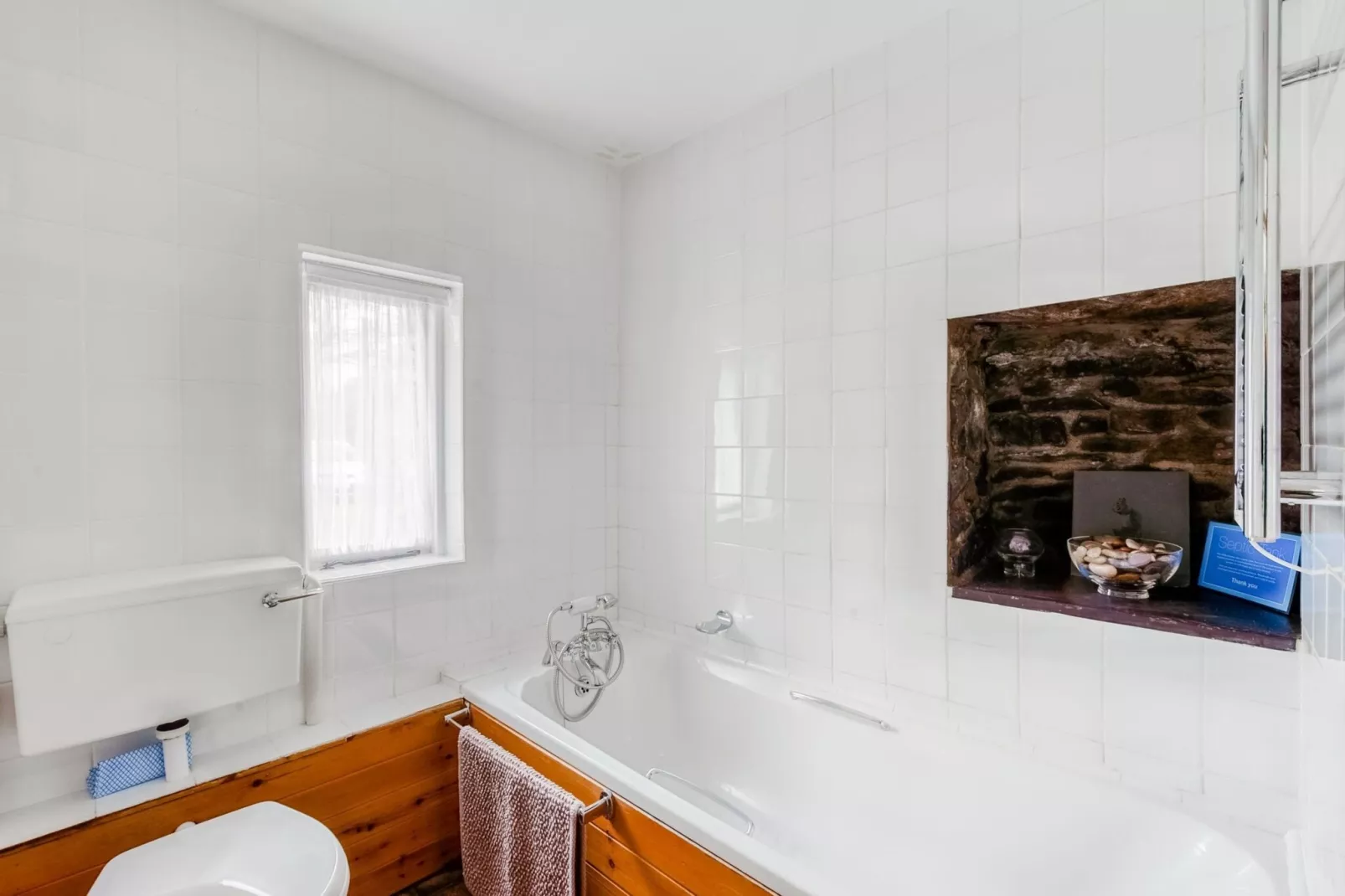 Brodawel - Field Cottage-Bathroom