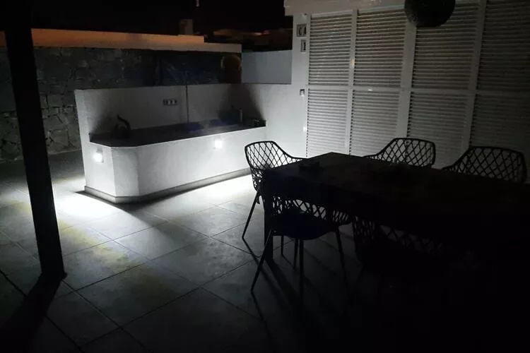 374038-Outdoor