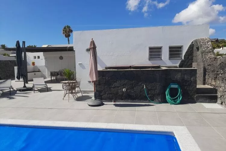 374038-Pool