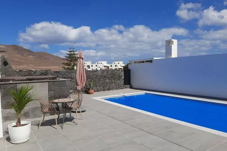 374038-Pool