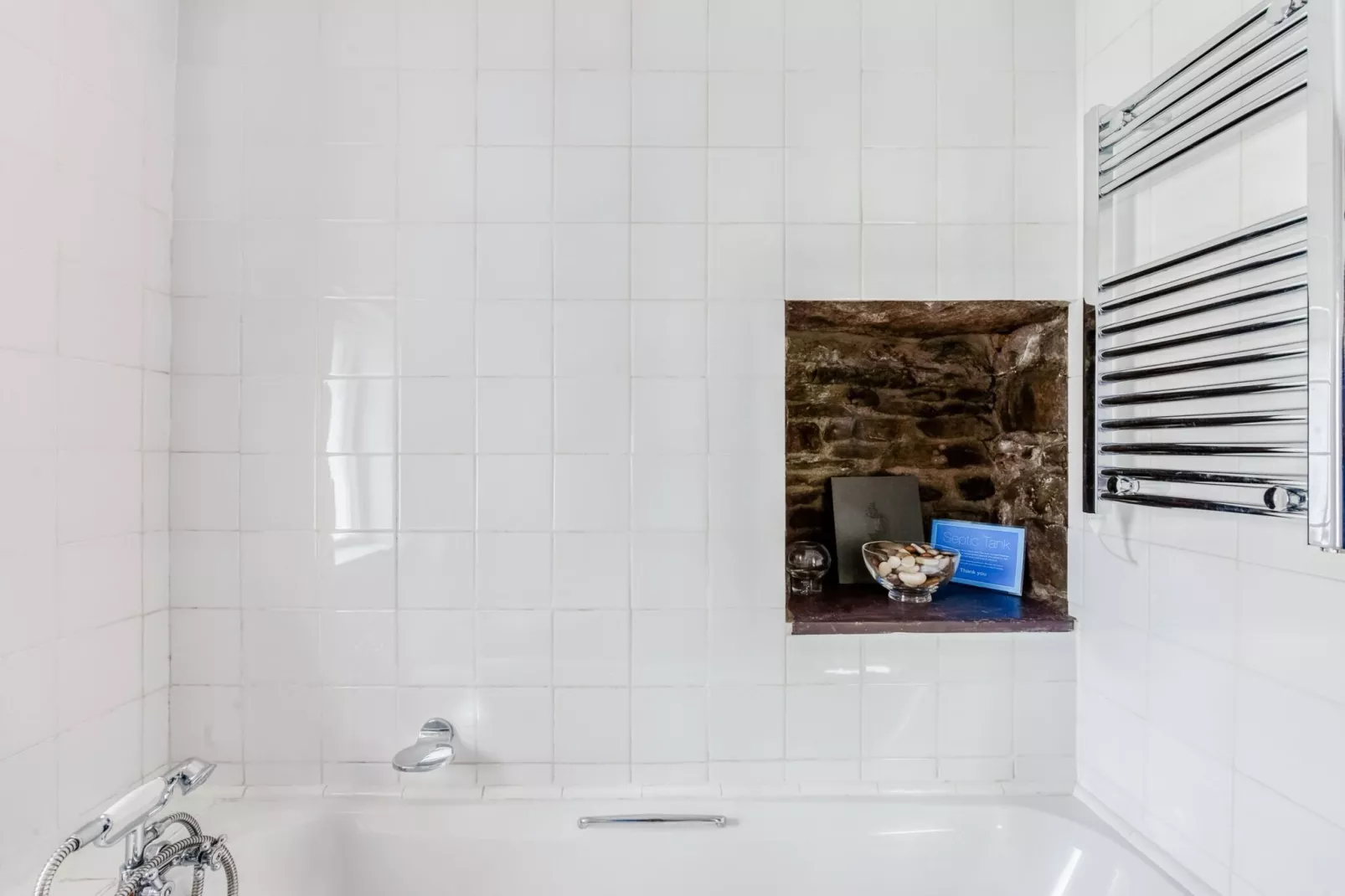 Brodawel - Field Cottage-Bathroom