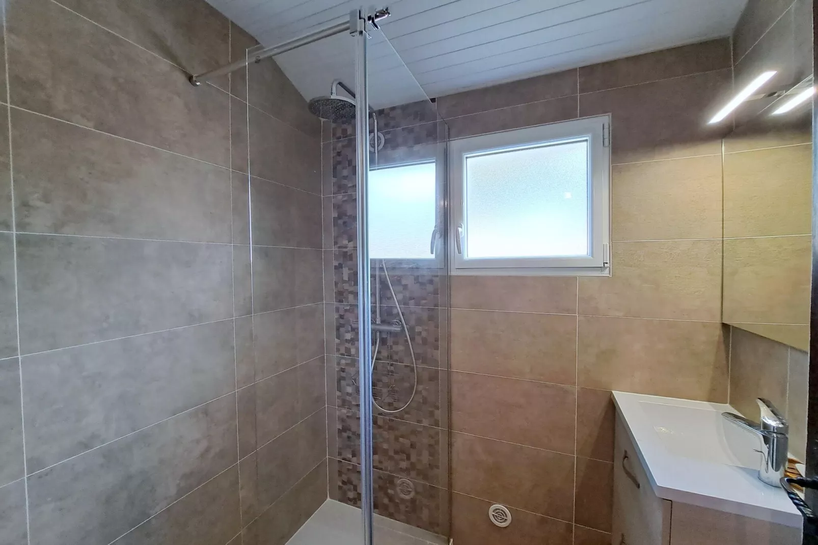 Ferienhaus in unmittelbarer Strandnähe Guisseny-Salle de bain