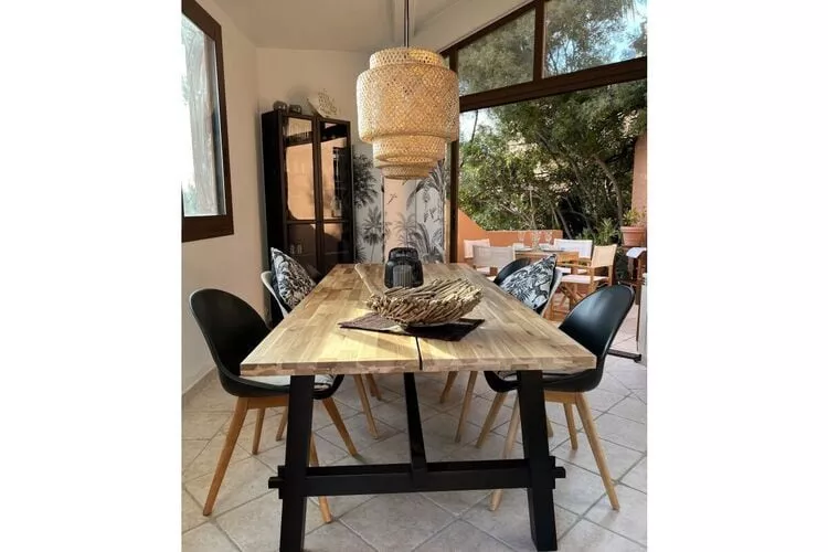 393144-Dining room