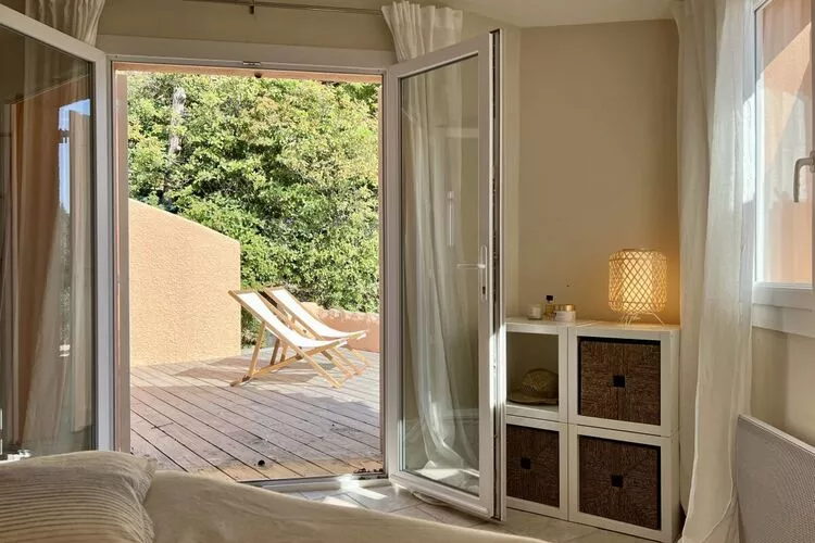 393144-Bedroom