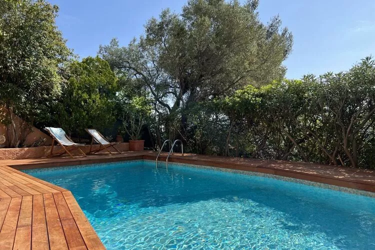 393144-Pool