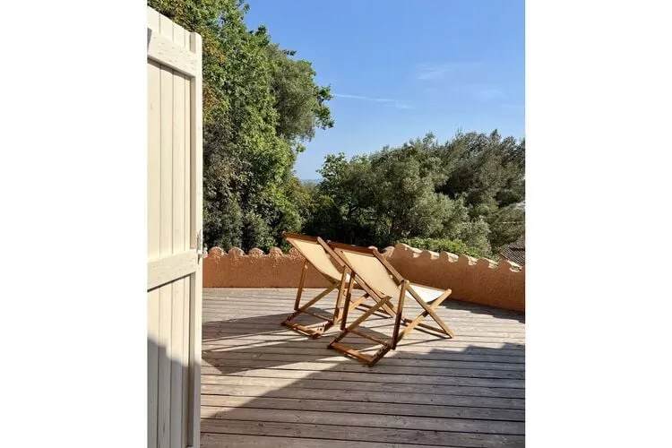 393144-Terrace