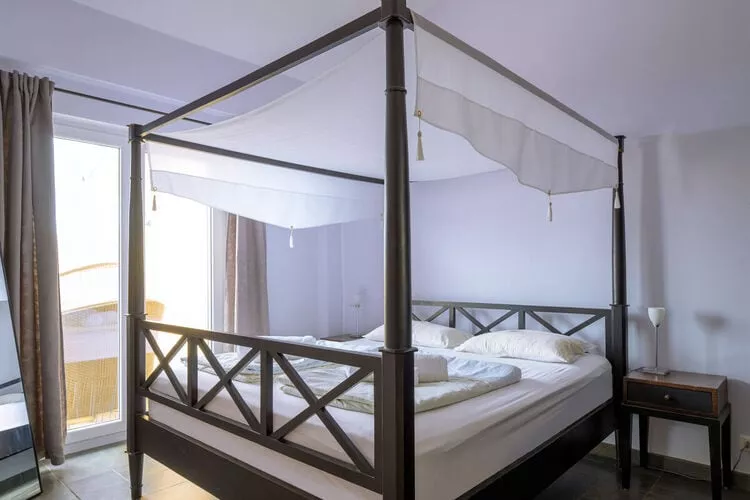 303528-Bedroom