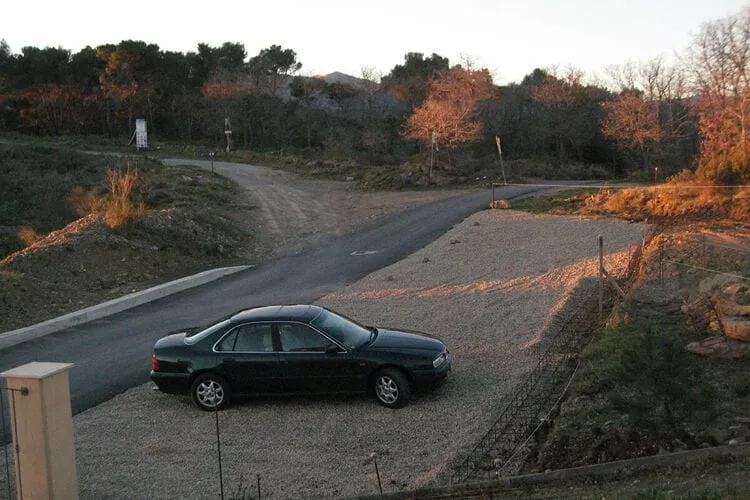 303528-Parking