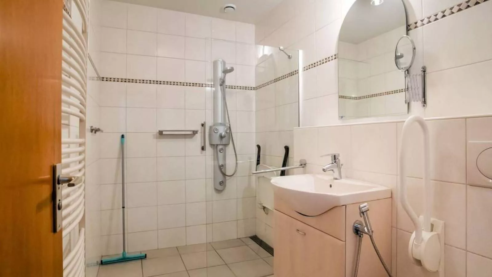 Steenenburg Zicht-Badezimmer