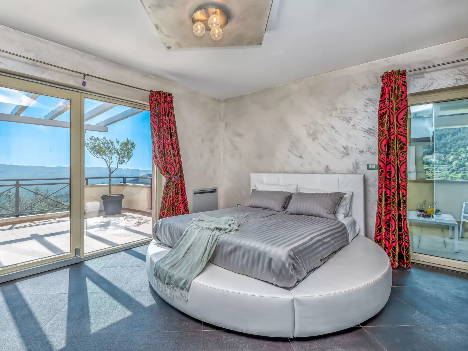 Villa Over the Hilltop-Inside