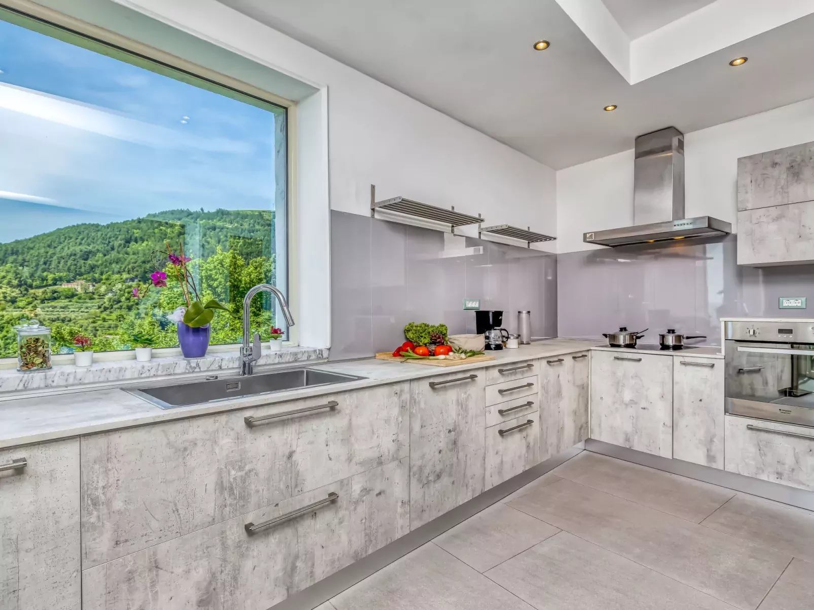 Villa Over the Hilltop-Inside
