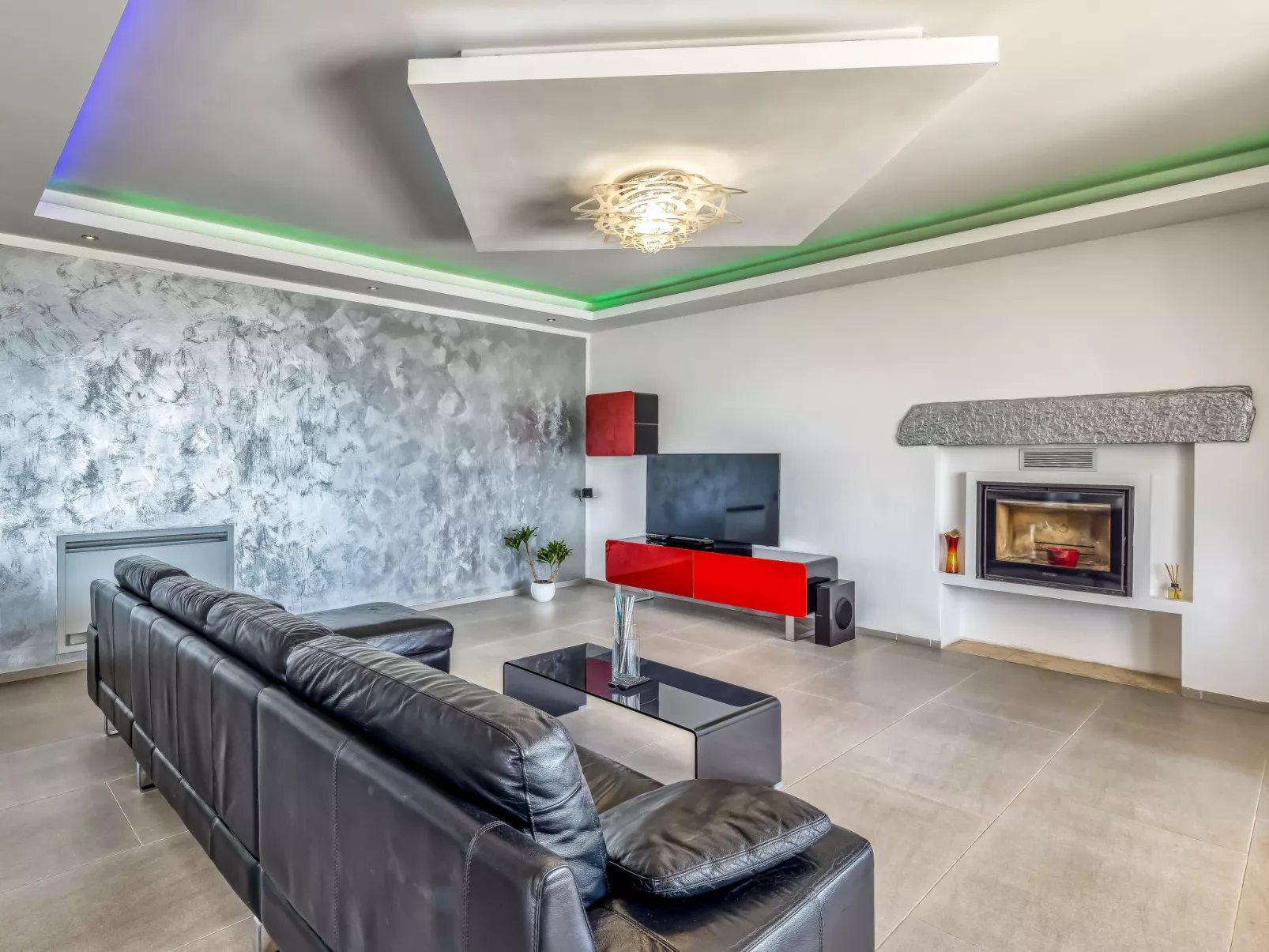 Villa Over the Hilltop-Inside
