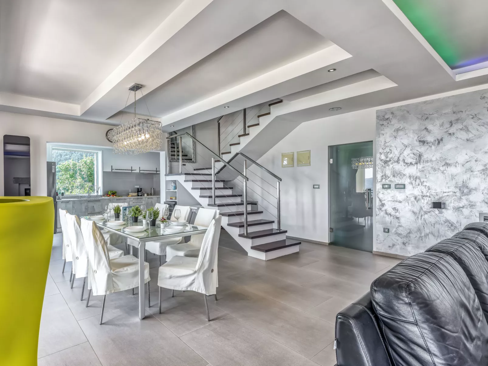 Villa Over the Hilltop-Inside