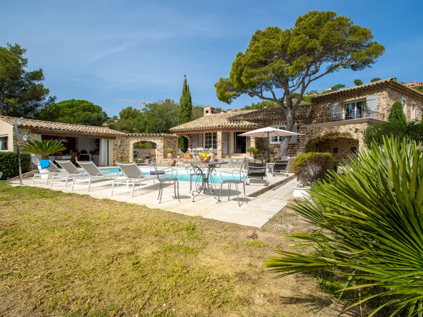 La Crischona-Outside