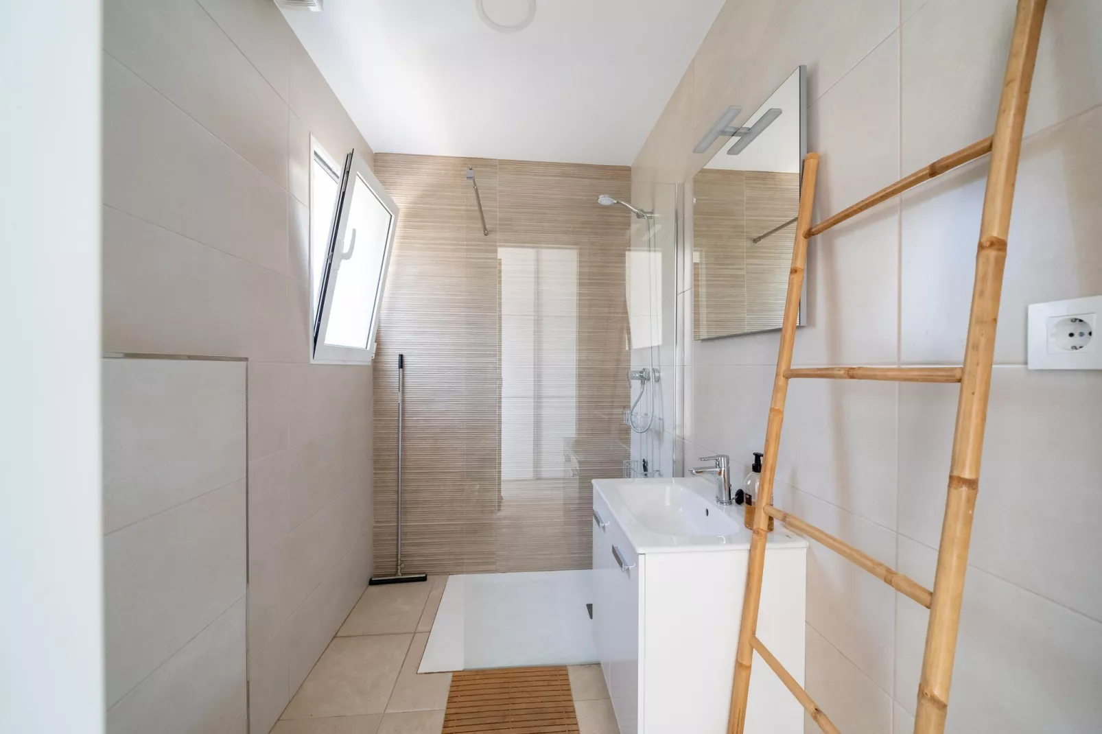 Alegria View-Bathroom