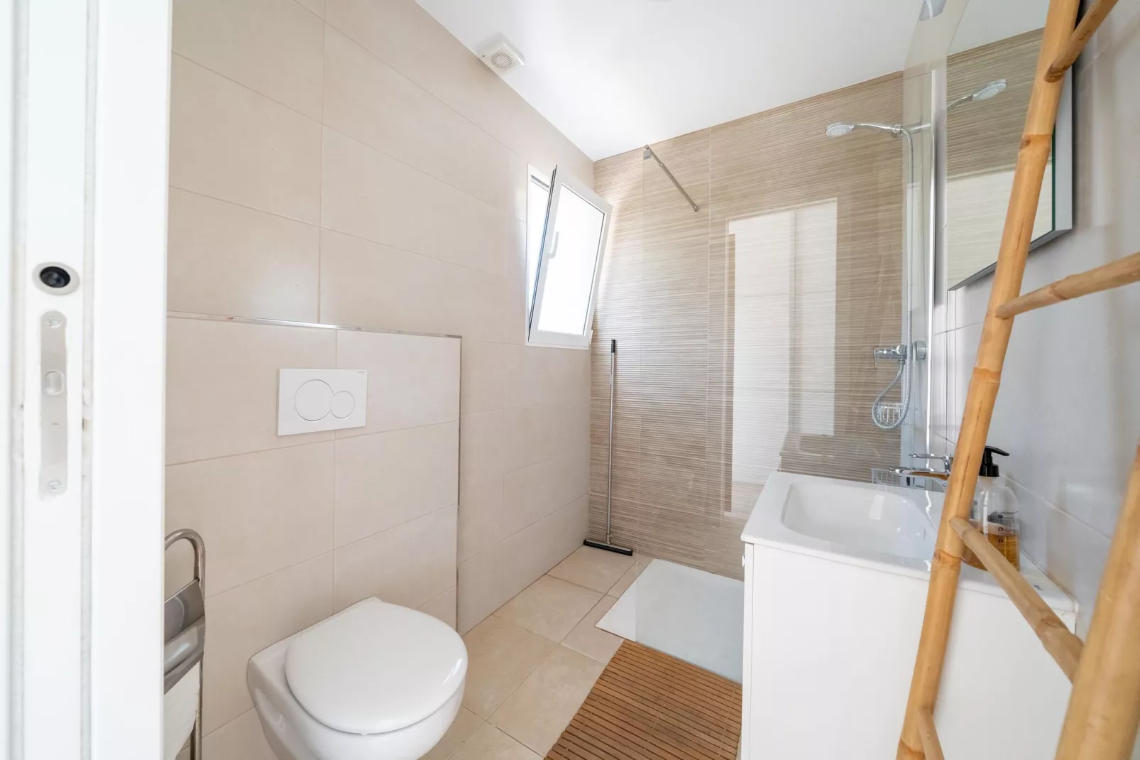 Alegria View-Bathroom