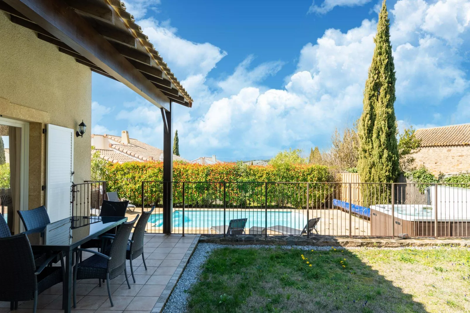 Villa Chardonnay-Terrace balcony