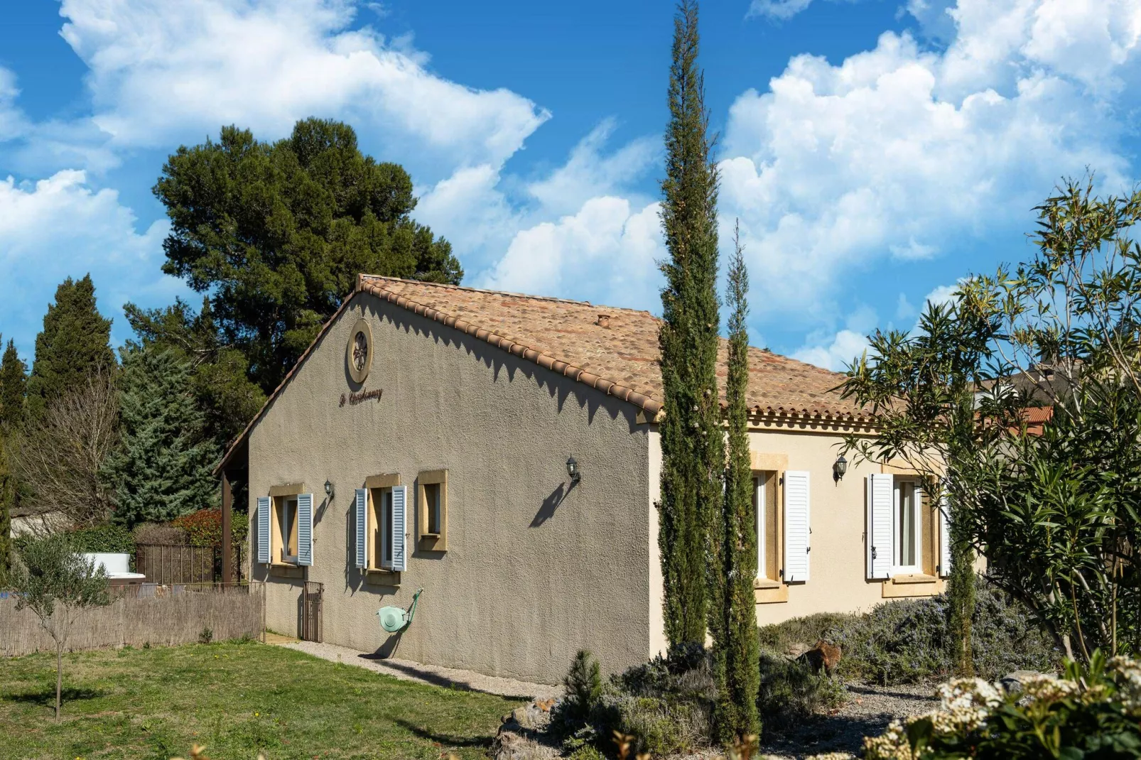 Villa Chardonnay-Exterior summer