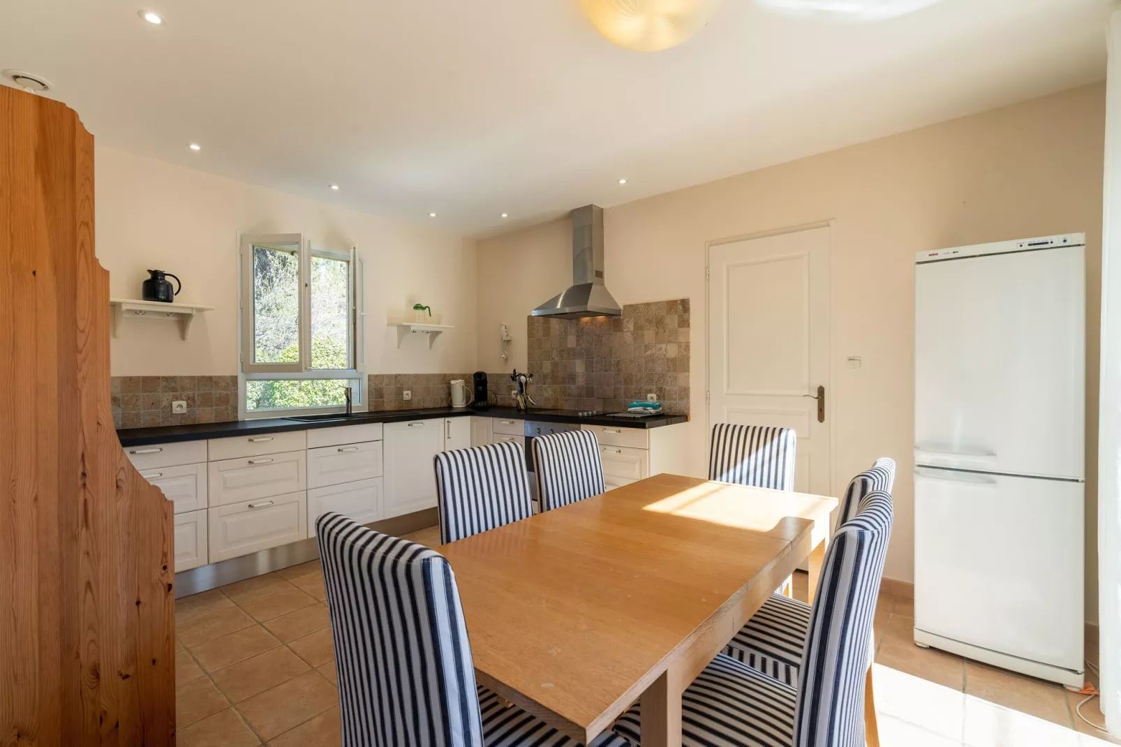 Villa Chardonnay-Dining room