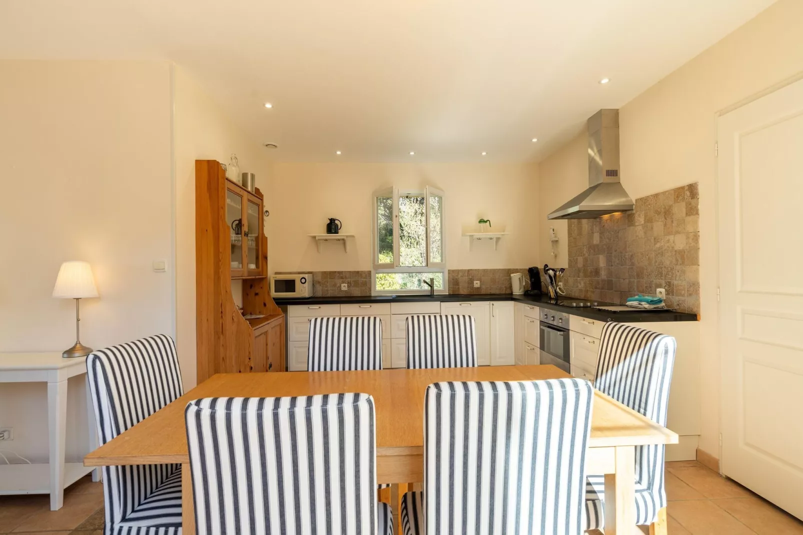 Villa Chardonnay-Kitchen