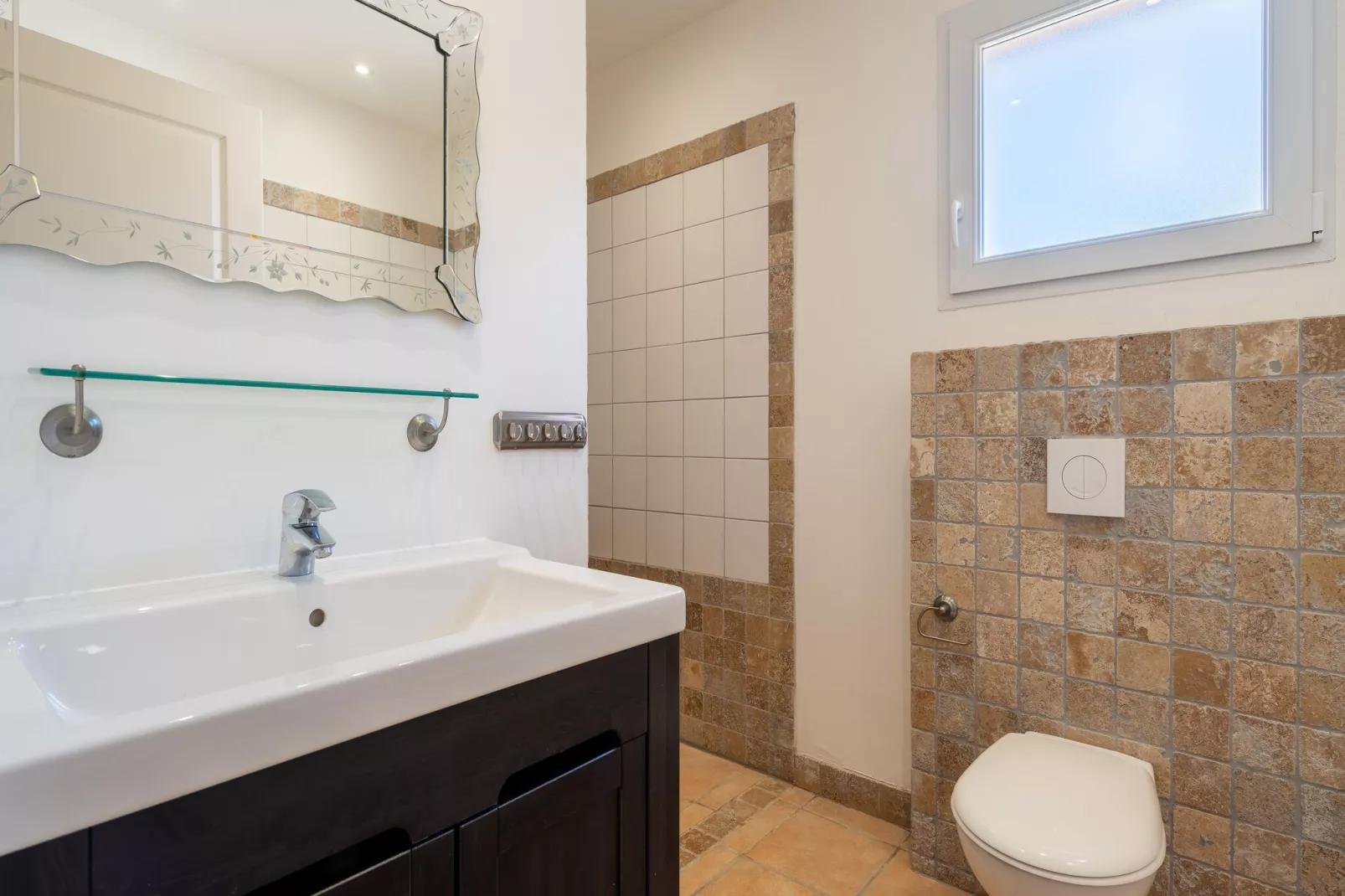 Villa Chardonnay-Bathroom