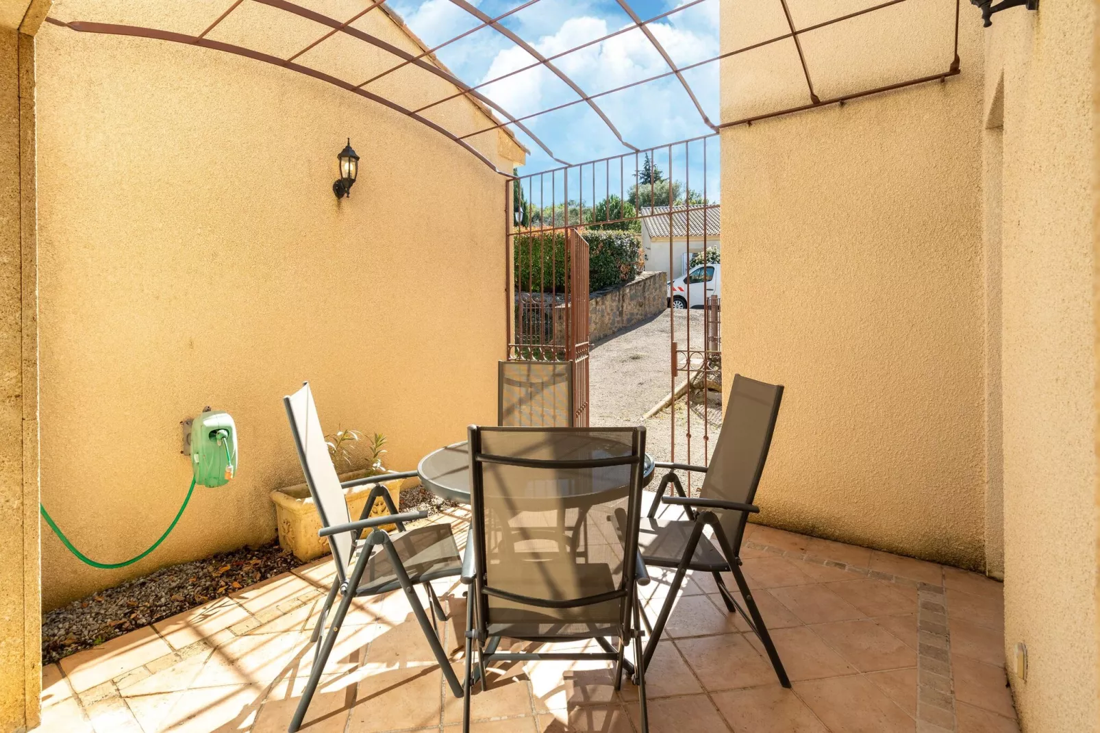 Villa Chardonnay-Terrace balcony