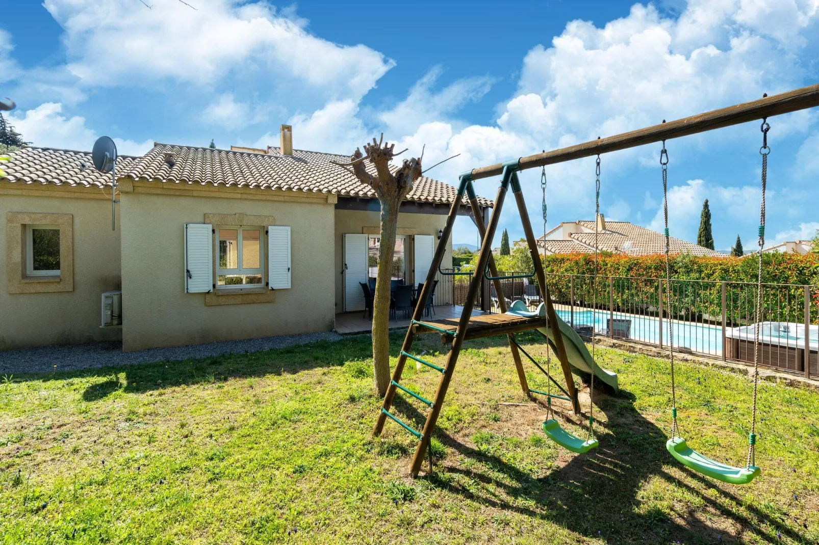 Villa Chardonnay-Gardens summer