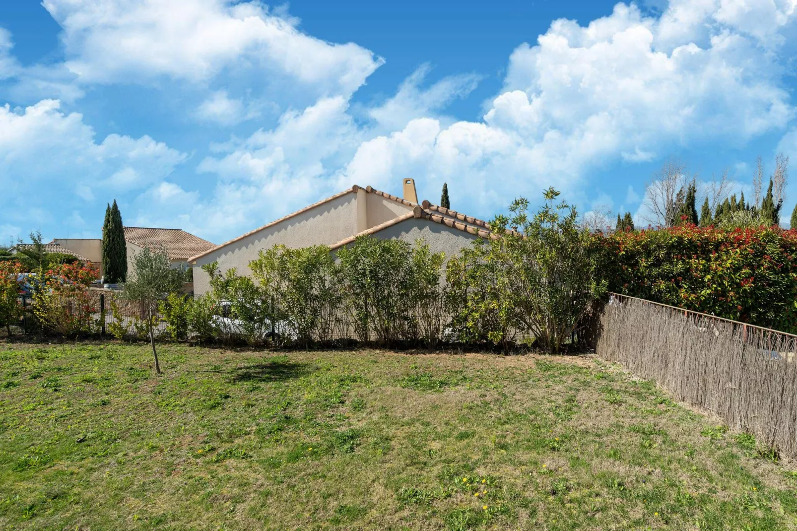 Villa Chardonnay-Gardens summer