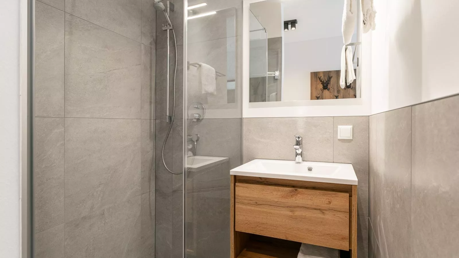 Grebenzen Lodge 35-Bathroom