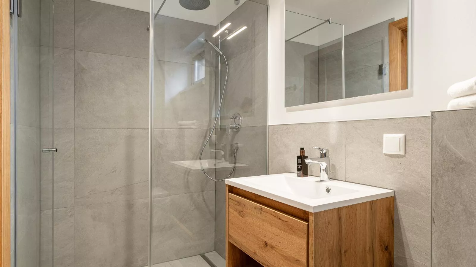 Grebenzen Lodge 35-Bathroom
