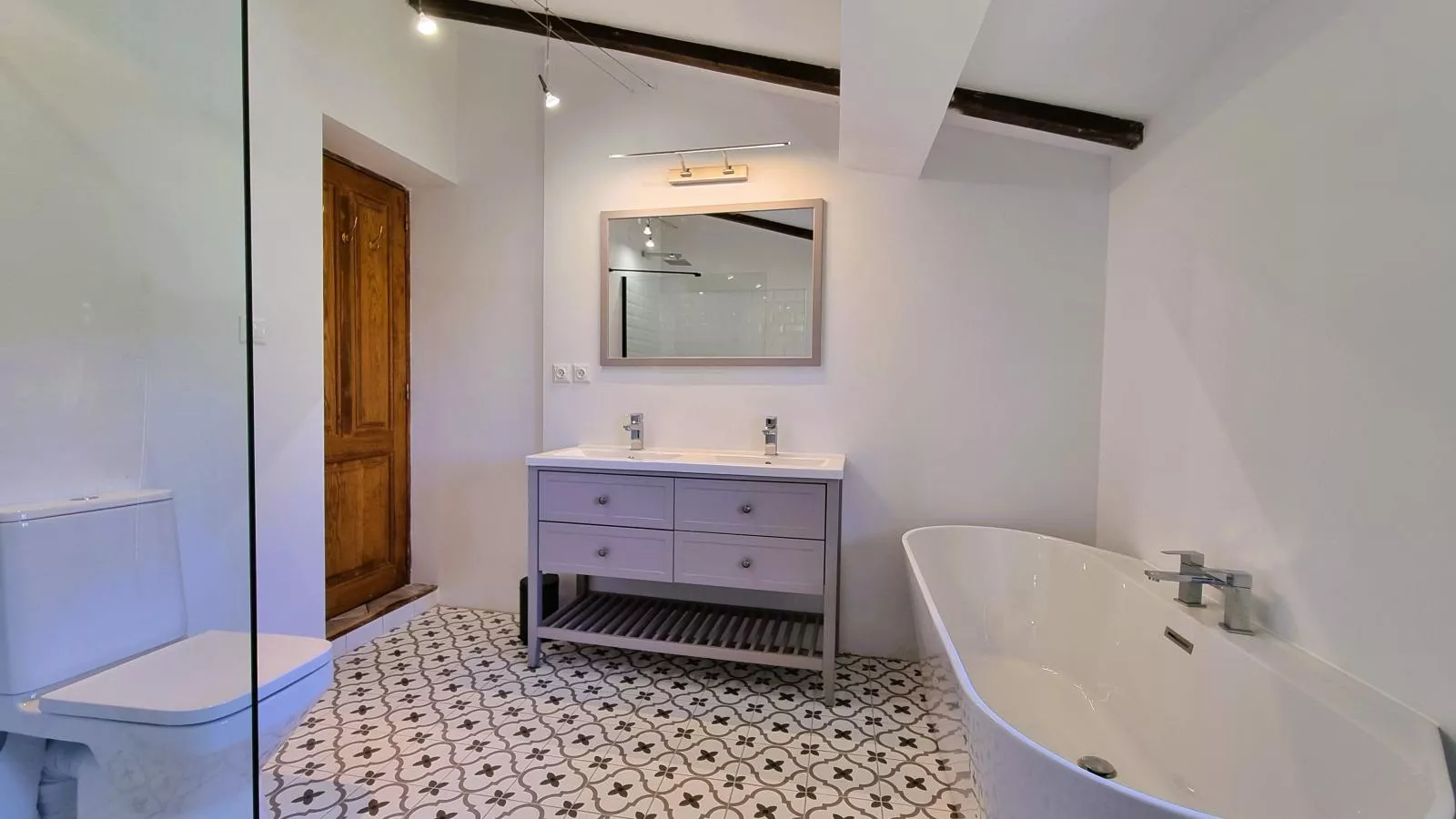 Le Pigeonnier de Villefloure-Bathroom