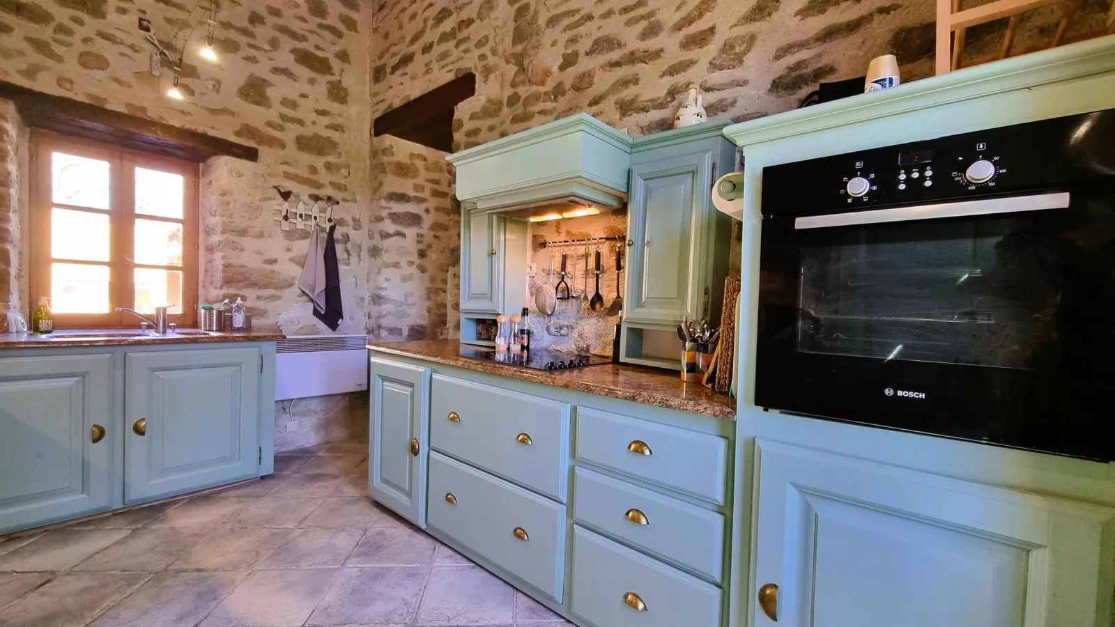 Le Pigeonnier de Villefloure-Kitchen