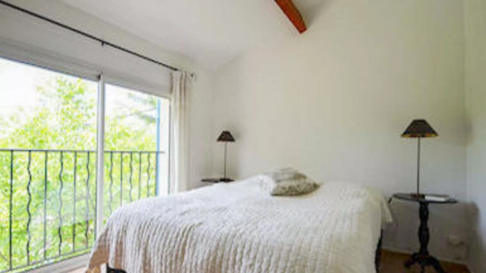 Lou Romarin-Bedroom