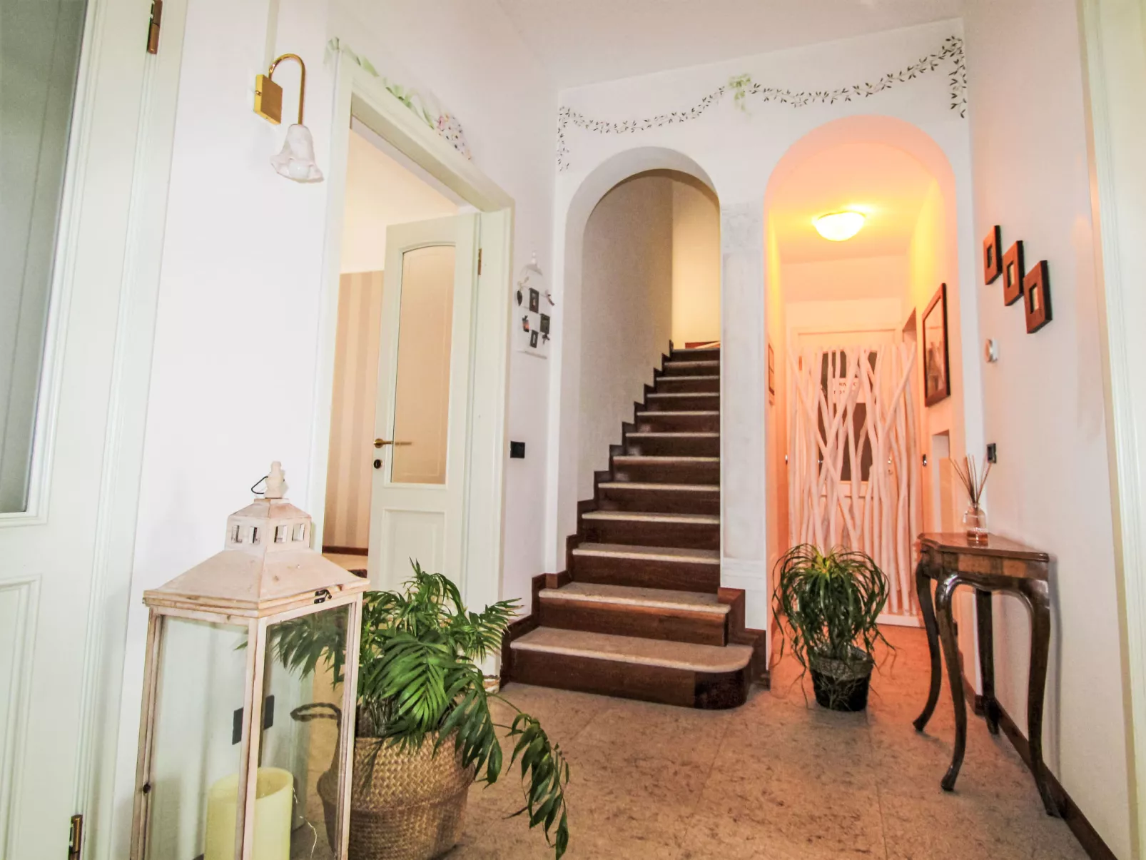 Le Rondini-Inside
