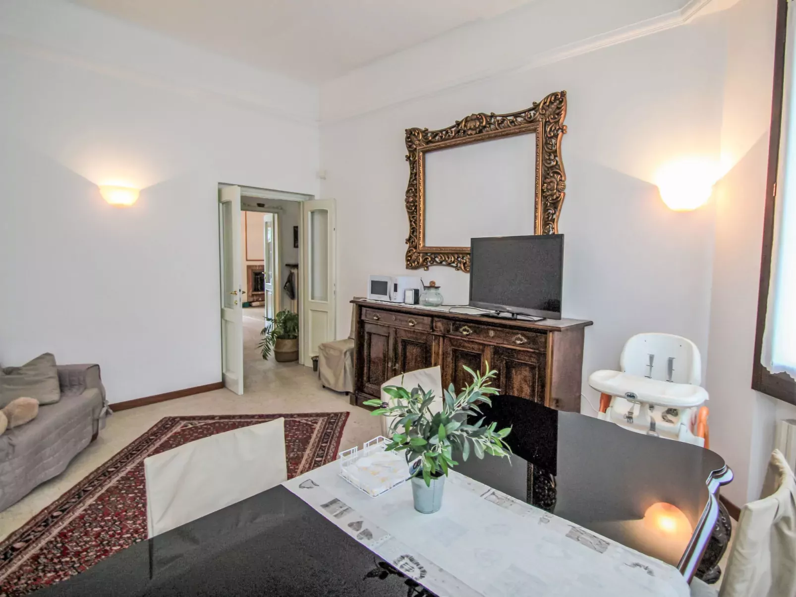 Le Rondini-Inside