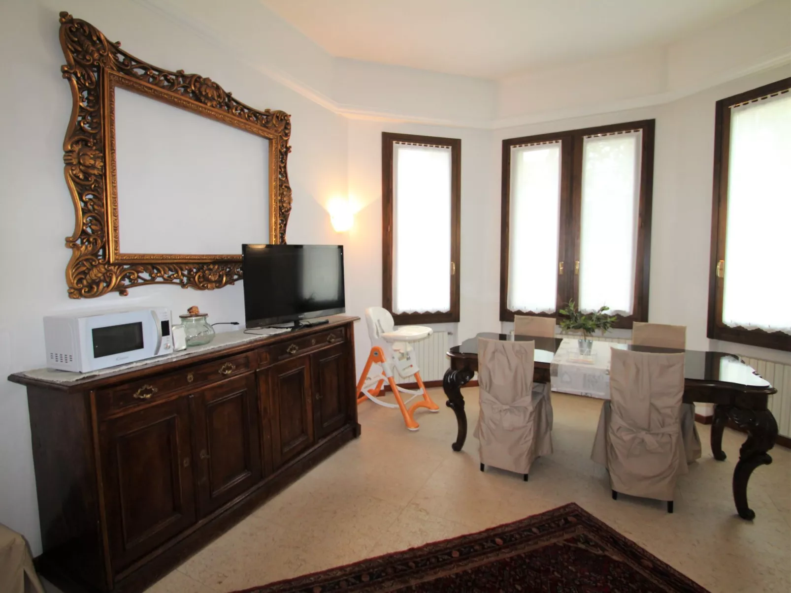 Le Rondini-Inside